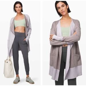 LULULEMON Still Lotus Wrap Reversible Heather Silver Lilac Frost Mulberry Med T9